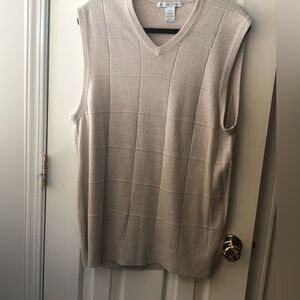 2/$10 Geoffrey Beene Mens Vest Size L